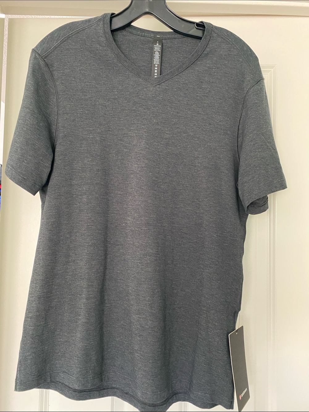lululemon athletica Men's V-Neck Short Sleeve Tee - Charcoal
